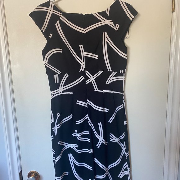 Jolibel dress, size 4 - Picture 2 of 3